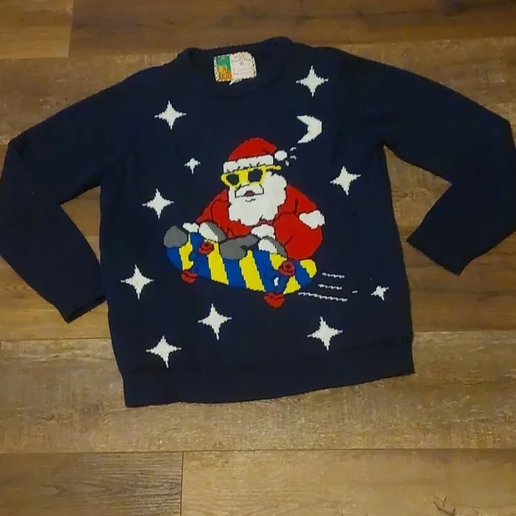 Christmas sweater - Picture 1 of 6